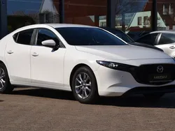 Weiß Gebraucht 2022 Mazda 3 Selection Limousine | 18.950 € (Fairer Preis)