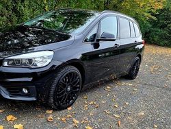 Schwarz Gebraucht 2017 BMW 218 Gran Tourer Advantage Van / Kleinbus | 10.647 € (Guter Preis)