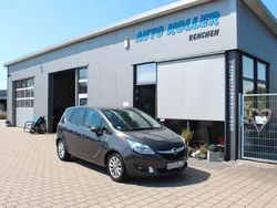 Grau Gebraucht 2017 Opel Meriva Active Van / Kleinbus | 12.600 € (Teuer)
