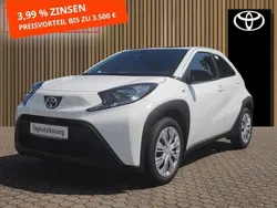 Schneeweiss Neu 2025 Toyota Aygo X-play Kleinwagen | 18.990 €