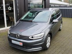 Grau Gebraucht 2016 VW Touran Comfortline Van / Kleinbus | 14.490 € (Fairer Preis)