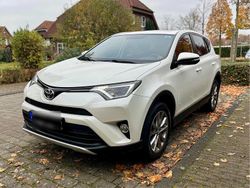 Weiß Gebraucht 2016 Toyota RAV4 Edition SUV | 14.500 € (Fairer Preis)