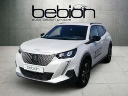 Lack weiss perlglänzend/typ au Gebraucht 2023 Peugeot e-2008 Allure SUV | 19.900 € (Superpreis)