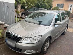 Gold Gebraucht 2010 Skoda Octavia Kombi | 3.800 € (Teuer)