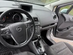 Silber Gebraucht 2011 Opel Meriva Van / Kleinbus | 5.180 € (Teuer)