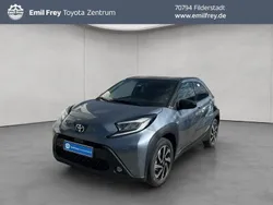 Rot Neu 2025 Toyota Aygo Business Edition Kleinwagen | 17.990 €