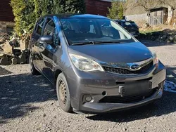 Grau Gebraucht 2013 Subaru Trezia Kleinwagen | 5.000 €