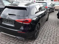 Nachtschwarz nachtschwarz nachtschwarz Gebraucht 2020 Mercedes A180 Edition 1 Limousine | 25.229 € (Etwas zu teuer)