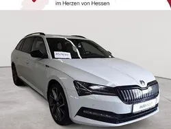 Weiß Gebraucht 2020 Skoda Superb SportLine Kombi | 23.289 € (Fairer Preis)
