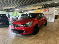 Rot Gebraucht 2014 Renault Clio IV Dynamique Limousine | 5.490 € (Etwas zu teuer)
