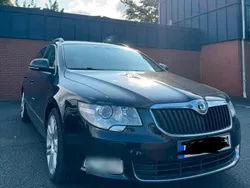 Schwarz Gebraucht 2010 Skoda Superb Elegance Kombi | 5.950 € (Fairer Preis)