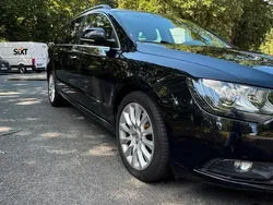 Schwarz Gebraucht 2015 Skoda Superb Kombi | 12.500 €