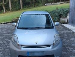 Silber Gebraucht 2006 Daihatsu Sirion Kleinwagen | 1.950 € (Fairer Preis)