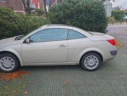 Beige Gebraucht 2008 Renault Mégane Cabriolet Authentique Cabrio | 2.850 € (Etwas zu teuer)