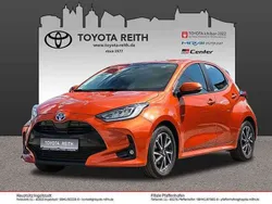 Inferno orange metallic (metallic) Gebraucht 2022 Toyota Yaris Hybrid Team Kleinwagen | 16.770 € (Fairer Preis)