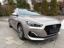 Weiß Gebraucht 2019 Hyundai i30 Premium Kombi | 15.900 € (Fairer Preis)