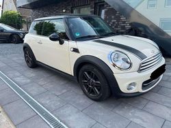 Beige Gebraucht 2010 Mini Cooper Kleinwagen | 3.500 € (Fairer Preis)