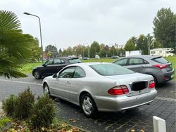 Silber Gebraucht 2002 Mercedes CLK230 Coupé | 899 €