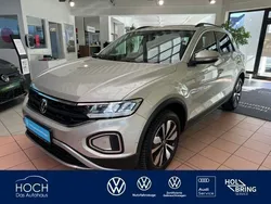 Ivory silver metallic Gebraucht 2024 VW T-Roc Move SUV | 27.900 € (Fairer Preis)
