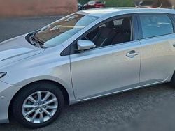 Silber Gebraucht 2014 Toyota Auris Executive Limousine | 11.000 € (Fairer Preis)