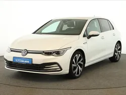 Oryxweiß perlmutteffekt Gebraucht 2022 VW Golf Style SUV | 25.780 € (Teuer)