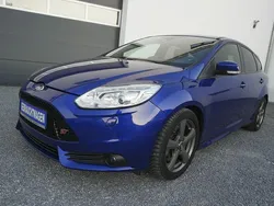 Blau Gebraucht 2012 Ford Focus ST Limousine | 10.800 € (Etwas zu teuer)