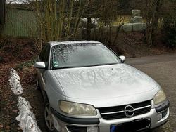 Silber Gebraucht 1997 Opel Omega Limousine | 1.200 € (Superpreis)