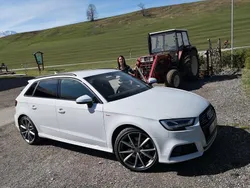 Weiß Gebraucht 2017 Audi A3 Sportback S-Line Limousine | 23.500 € (Teuer)