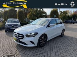 Digitalweiss metalliclack Gebraucht 2021 Mercedes B200 Van / Kleinbus | 23.999 € (Fairer Preis)