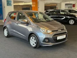 Grau Gebraucht 2015 Hyundai i10 Classic Kleinwagen | 10.499 € (Fairer Preis)