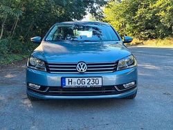 Grau Gebraucht 2013 VW Passat Highline Limousine | 10.990 € (Fairer Preis)