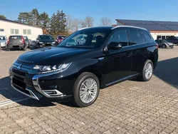 Schwarz Gebraucht 2020 Mitsubishi Outlander P-HEV SUV | 18.300 € (Superpreis)