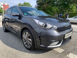 Grau Gebraucht 2018 Kia Niro Spirit SUV | 16.990 € (Fairer Preis)