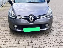 Grau Gebraucht 2015 Renault Clio IV LIMITED Limousine | 6.200 € (Guter Preis)