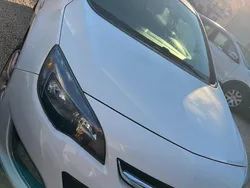 Weiß Gebraucht 2012 Opel Astra Eco Limousine | 4.800 € (Fairer Preis)