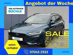 Chromablau metallic Gebraucht 2024 Ford Focus ST-Line X Kombi | 25.480 € (Superpreis)