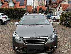 Grau Gebraucht 2015 Peugeot 2008 Allure SUV | 7.900 € (Fairer Preis)