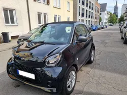 Schwarz Gebraucht 2023 Smart ForTwo Electric Drive Coupé | 15.900 € (Fairer Preis)