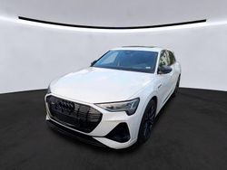 Weiß Gebraucht 2022 Audi e-tron Black Edition SUV | 44.830 € (Fairer Preis)