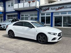 Weiß Gebraucht 2021 Mercedes A250 AMG line Limousine | 24.999 € (Guter Preis)