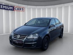 Blau Gebraucht 2010 VW Jetta Highline Limousine | 6.990 € (Fairer Preis)