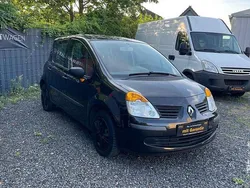 Schwarz Gebraucht 2004 Renault Modus Van / Kleinbus | 2.699 € (Teuer)
