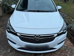 Weiß Gebraucht 2016 Opel Astra Active Kombi | 6.500 € (Fairer Preis)