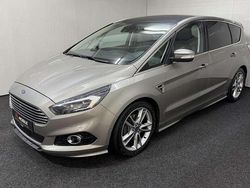 Grau Gebraucht 2016 Ford S-MAX Titanium Van / Kleinbus | 16.900 € (Fairer Preis)