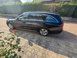 Schwarz Gebraucht 2017 Mercedes E220 Avantgarde Kombi | 26.260 € (Guter Preis)