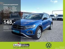 Ravennablau metallic Gebraucht 2024 VW T-Roc Style SUV | 22.840 € (Guter Preis)