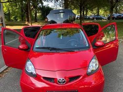 Rot Gebraucht 2008 Toyota Aygo Kleinwagen | 2.750 € (Etwas zu teuer)