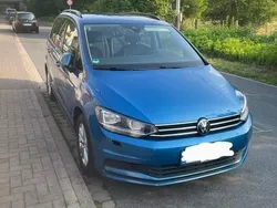 Blau Gebraucht 2023 VW Touran Highline Van / Kleinbus | 14.900 € (Fairer Preis)