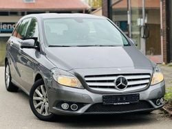 Grau Gebraucht 2012 Mercedes B200 Van / Kleinbus | 11.999 € (Fairer Preis)