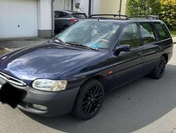 Blau Gebraucht 1998 Ford Escort Ghia Kombi | 1.200 € (Fairer Preis)